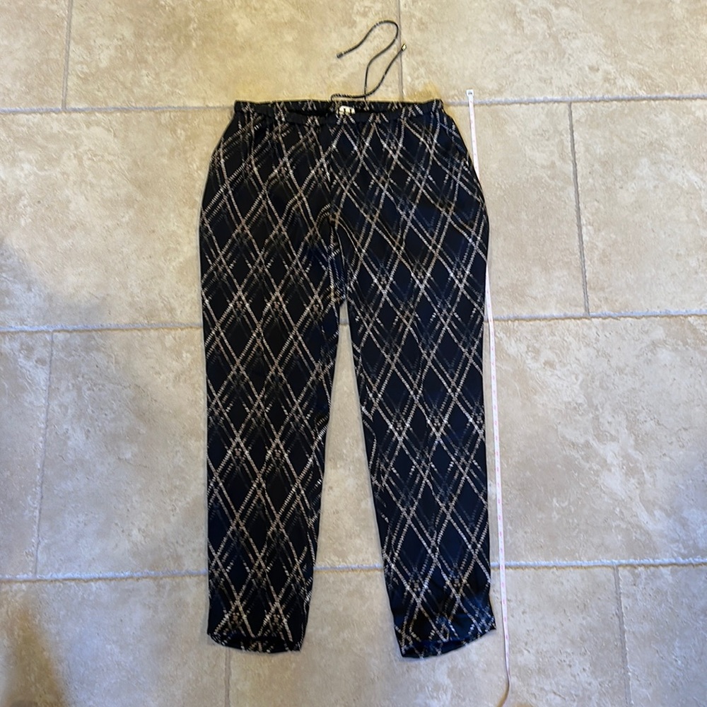 Haute hippie silk pants with lining. Dark blue silk beige grey pattern